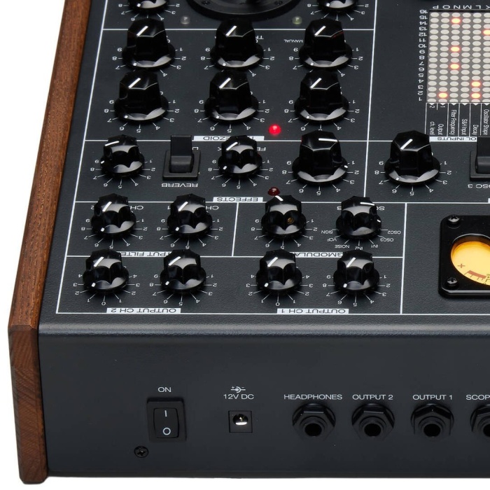 Syntrx II Desktop Analog Synthesizer