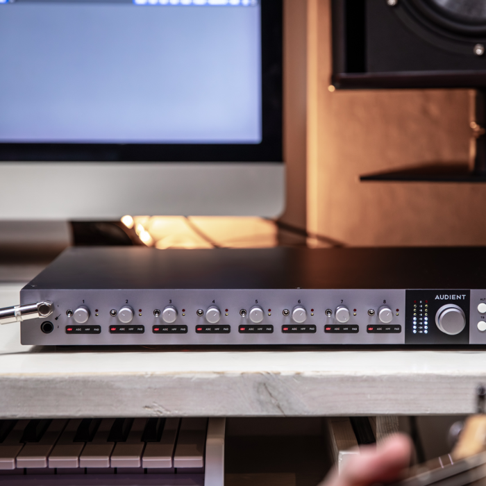 Audient 04 0018 iD48 Yüksek Performanslı Ses Kartı | 24-in/24-out ASP8024 Preamp ADAT Genişletme