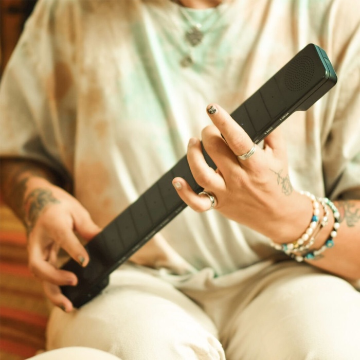 Artiphon 10 0009 Chorda Black Akıllı Enstrüman | Dokunmatik Yüzeyli Gitar/Piano/Davul Modu