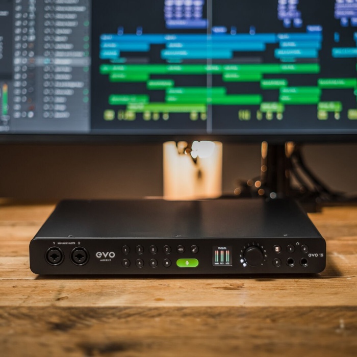 Audient 04 0013 EVO 16 Akıllı USB Ses Kartı (Profesyonel - Çok Kanallı Davul Kaydı) | 24-In / 24-Out, 8 Adet EVO Preamp, Motion UI Renkli Bilgi Ekranı | Ölçüler: 355 x 255 x 53 mm