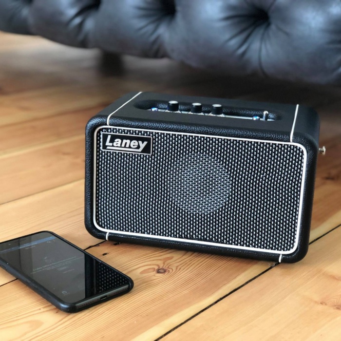 Laney F67-SUPERGROUP Taşınabilir Bluetooth Hoparlör (Üst Segment - Retro Tasarım) | Klasik Supergroup Görünümü, Çift Kanal Ses Çıkışı, EQ Kontrol Paneli | Ölçüler: 160 x 265 x 150 mm