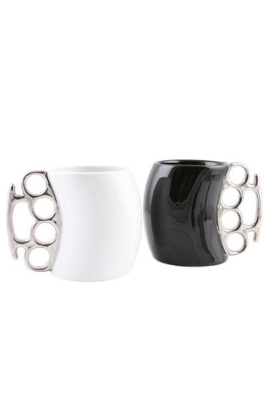 Muşta Tasarımlı Seramik Kupa