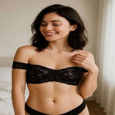 Venlisa Dantel Detaylı Transparan Crop Top V8100