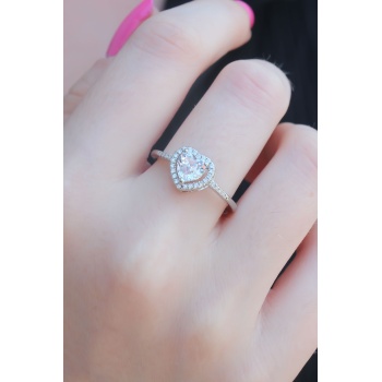 Gümüş Renk Zirkon Taşlı Kalp Model Charm Pirinç Kadın Yüzük - Lisinya