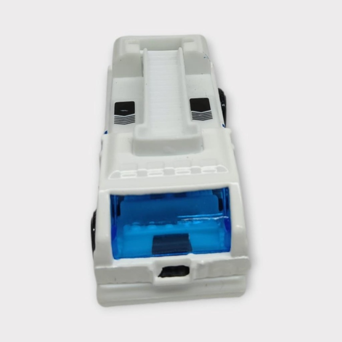 Küçük Metal Sağlık Hizmetleri Araçları 7 Cm - Merdivenli (Lisinya)