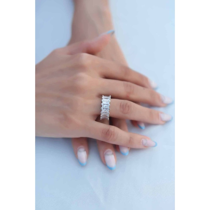 Zirkon Taşlı Gümüş Renk Baget Kadın Yüzük - Lisinya