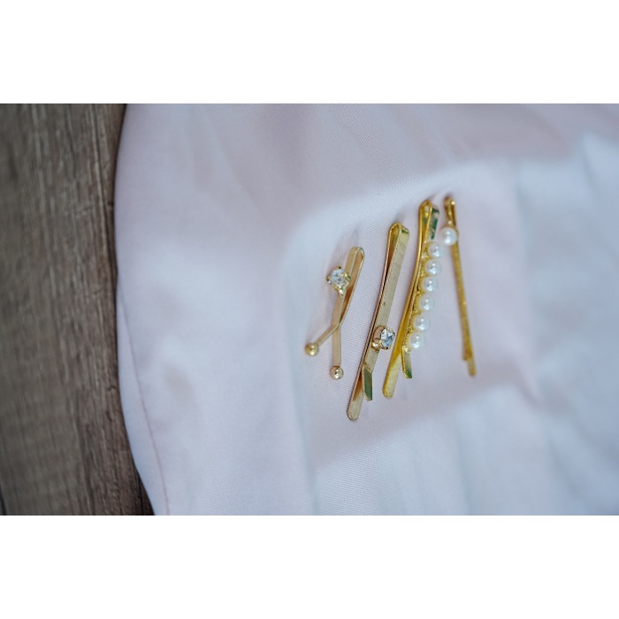 İncili Altın Renk Yan Toka Kombini 4lü