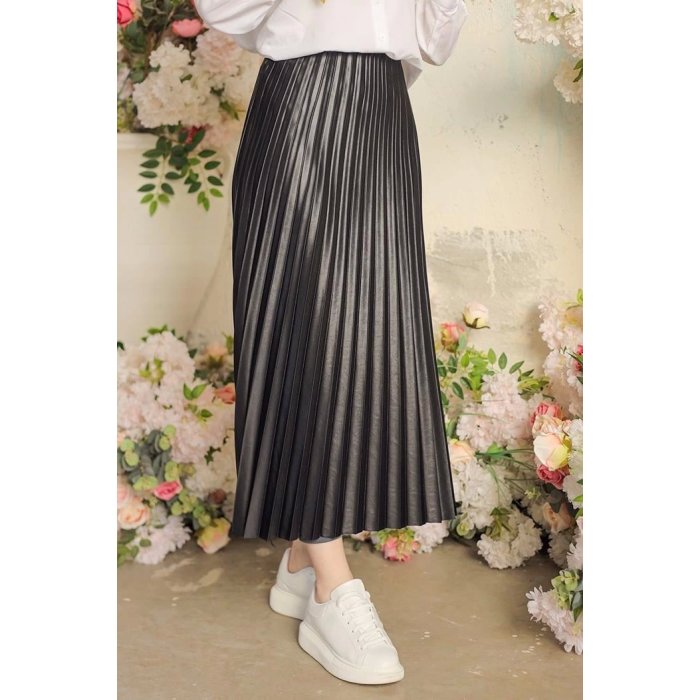 Zarif ve Modern Pileli Parlak Krep Gizli Lastikli Siyah Etek ( Lisinya )