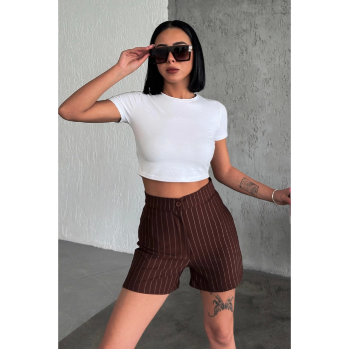 Zarif ve Şıklığı Bir Arada Sunan Yüksek Bel Krep Esnek Çimalı Çizgili Şort Kahverengi ( Lisinya )