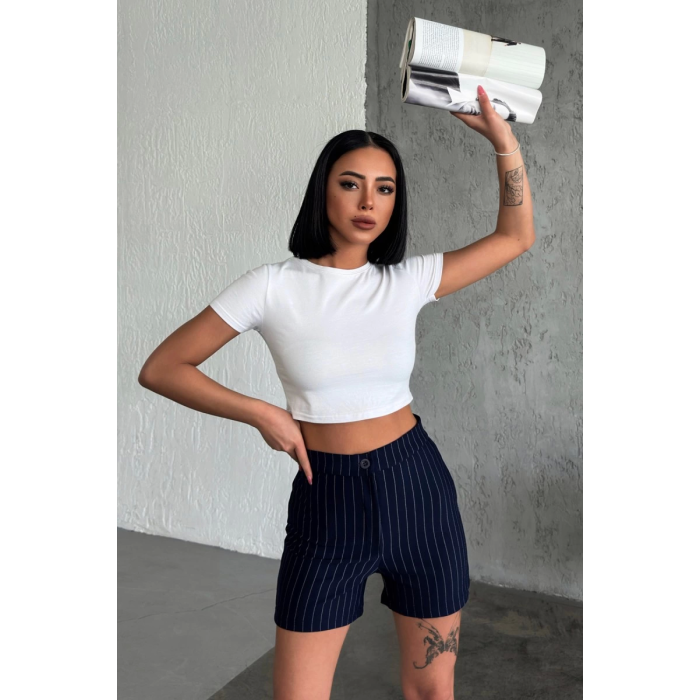 Zarif ve Şıklığı Bir Arada Sunan Yüksek Bel Krep Esnek Çimalı Çizgili Şort Lacivert ( Lisinya )