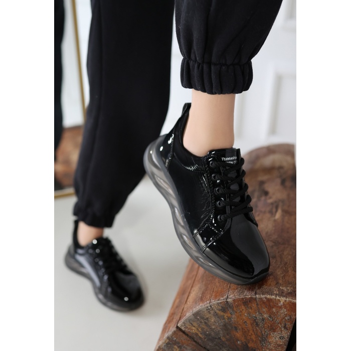 Piona Siyah Rugan Gri Tabanlı Spor Ayakkabı - Lisinya