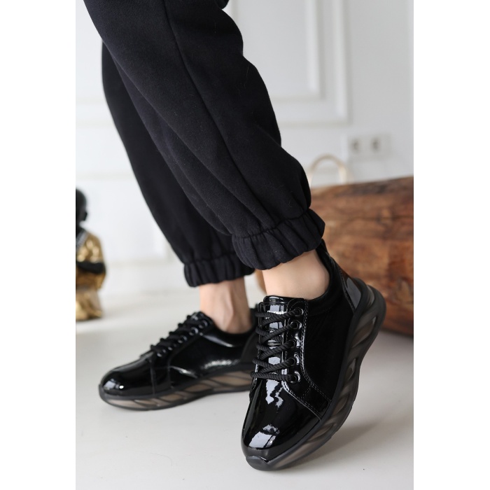 Piona Siyah Rugan Gri Tabanlı Spor Ayakkabı - Lisinya