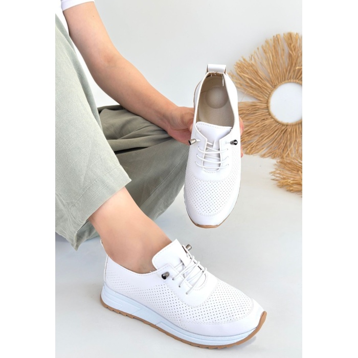 Tone Beyaz Cilt Bağcıklı Spor Ayakkabı - Lisinya