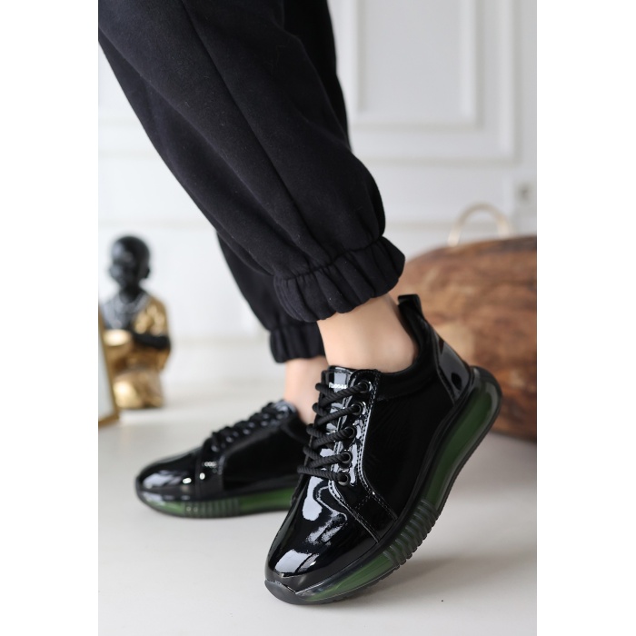 Piona Siyah Rugan Yeşil Tabanlı Spor Ayakkabı - Lisinya