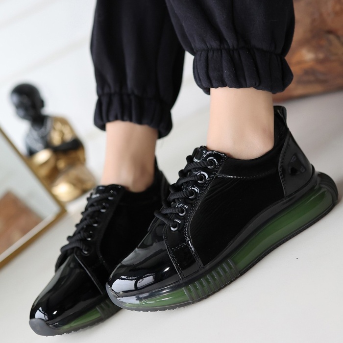 Piona Siyah Rugan Yeşil Tabanlı Spor Ayakkabı - Lisinya