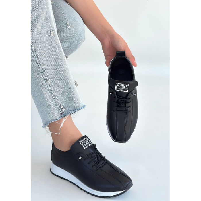 Monya Siyah Cilt Bağcıklı Spor Ayakkabı - Lisinya