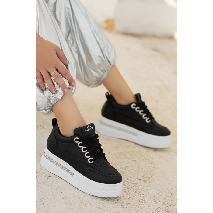 Lulu Siyah Cilt Beyaz Tabanlı Bağcıklı Spor Ayakkabı - Lisinya