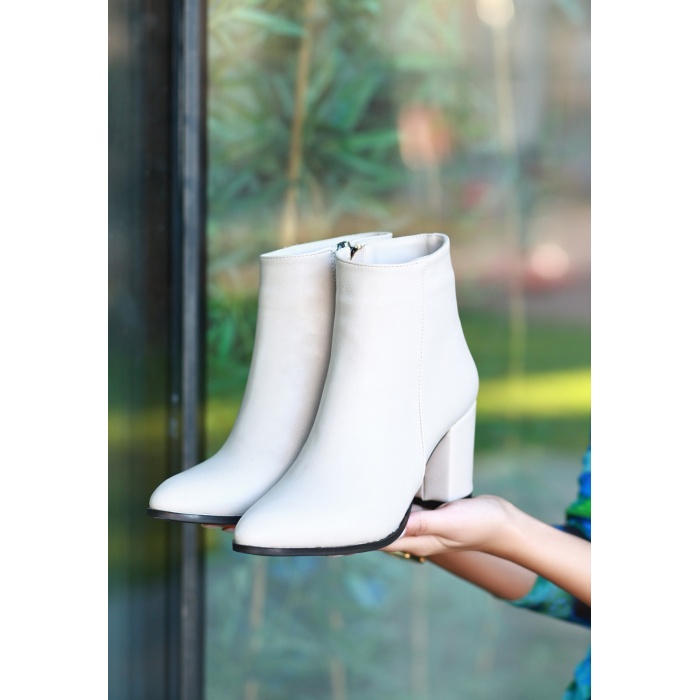 Biya Bej Cilt Topuklu Bot - Lisinya