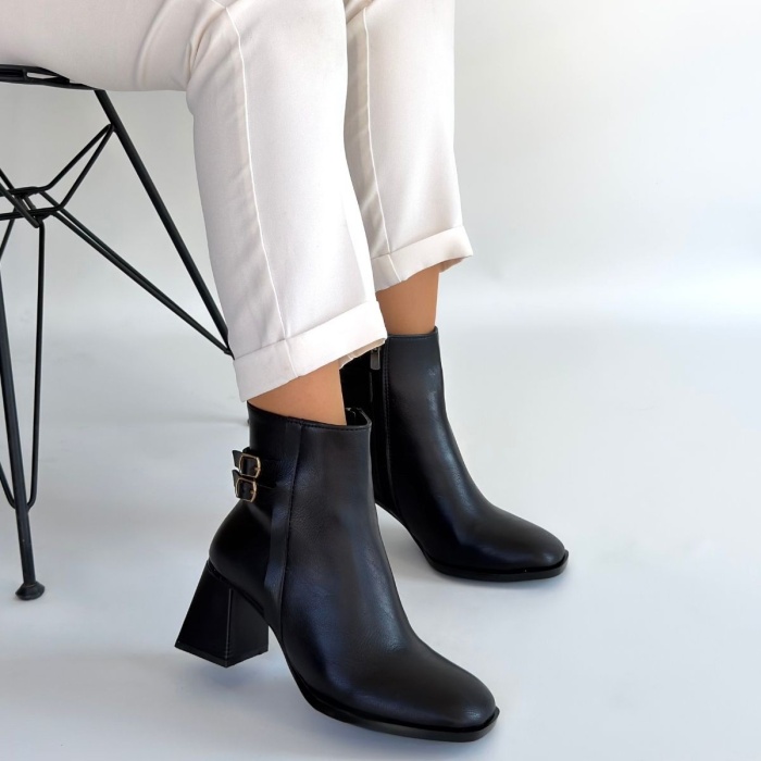 Kanda Siyah Cilt Topuklu Bot - Lisinya