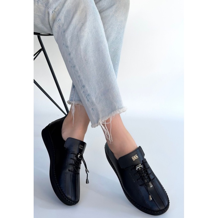 Warte Siyah Deri Bağcıklı Spor Ayakkabı - Lisinya