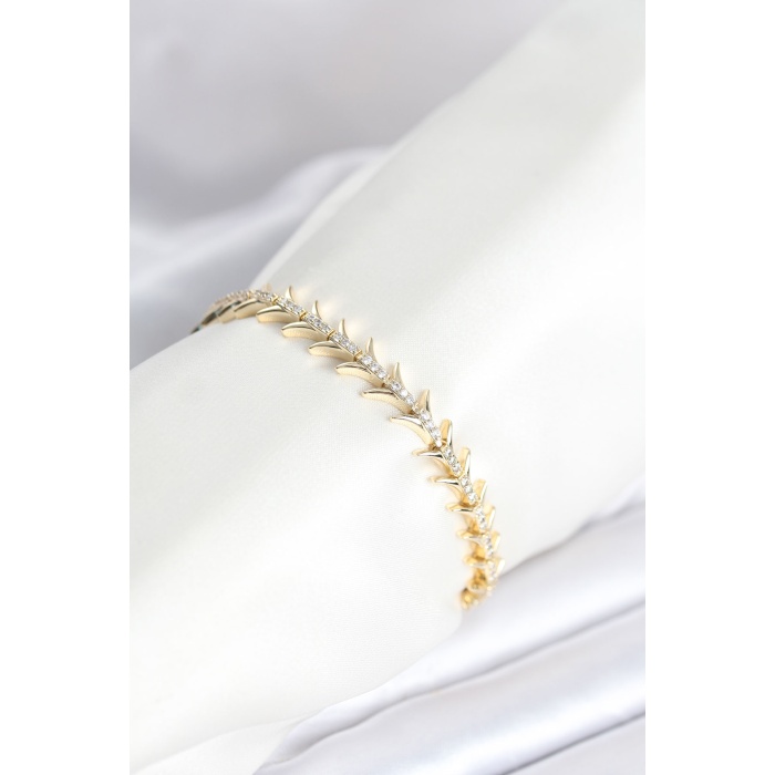 Pirinç Gold Renk Balık Sırtı Model Zirkon Taşlı Kadın Bileklik - Lisinya
