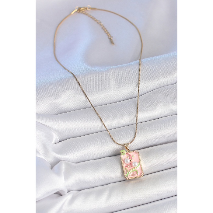 316L Çelik Gold Renk Zincir Pembe Mineli İncli Çiçek İşlemeli Portre Model Kadın Kolye - Lisinya