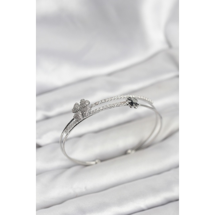 Pirinç Gümüş Renk Yonca Model Kadın Bileklik - Lisinya