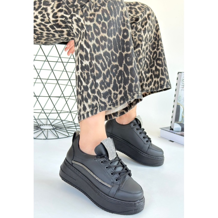 Leope Siyah Cilt Bağcıklı Spor Ayakkabı - Lisinya