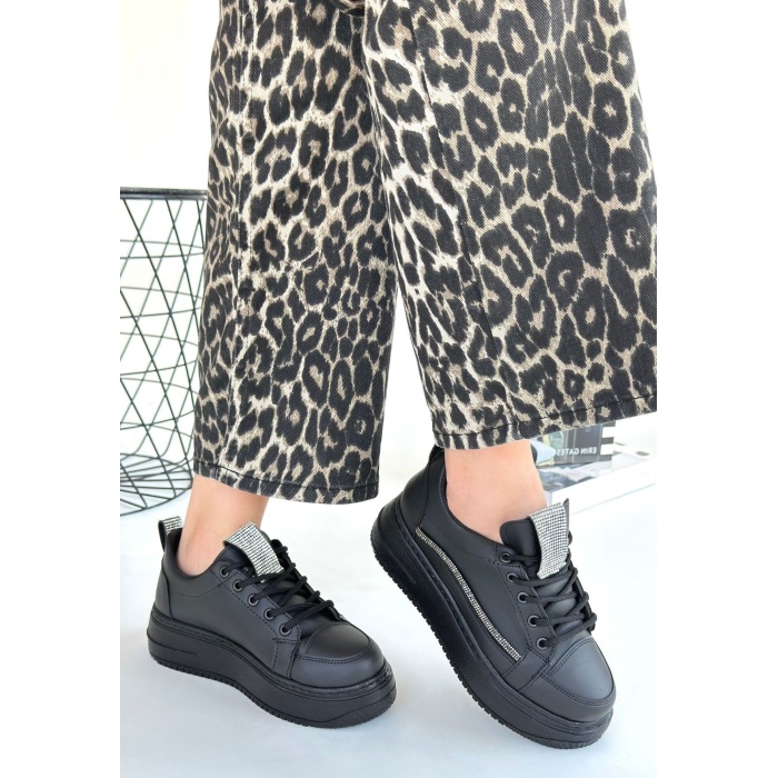 Leope Siyah Cilt Bağcıklı Spor Ayakkabı - Lisinya