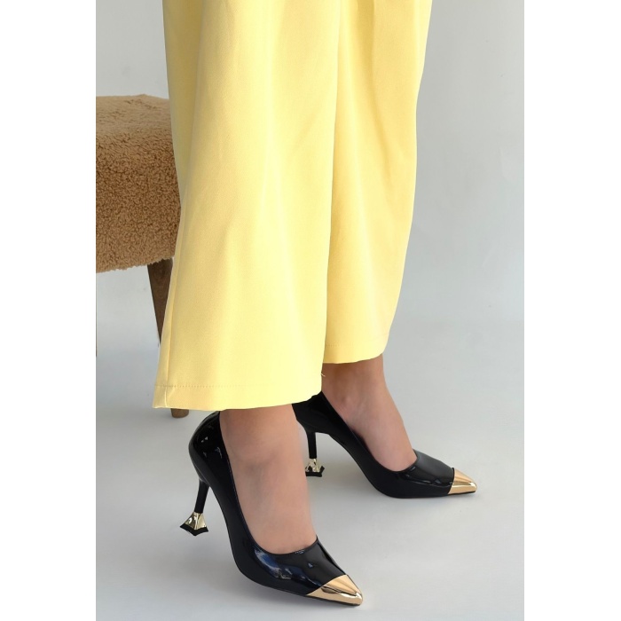 Artem Siyah Rugan Topuklu Ayakkabı - Lisinya