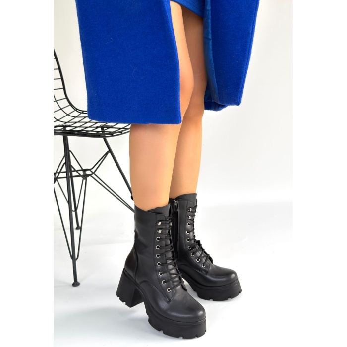 Jones Siyah Cilt Bağcıklı Topuklu Bot - Lisinya