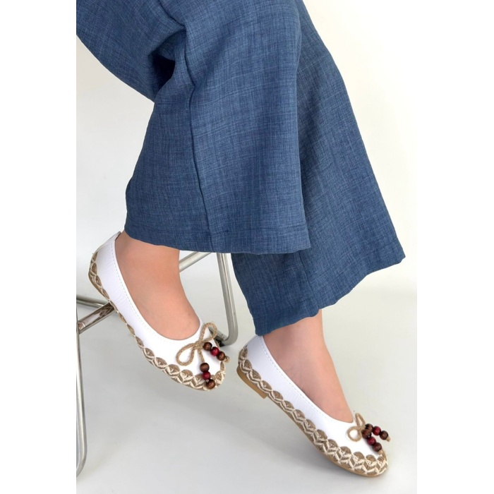 Ilwe Beyaz Cilt Babet Ayakkabı - Lisinya