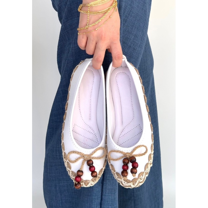 Ilwe Beyaz Cilt Babet Ayakkabı - Lisinya