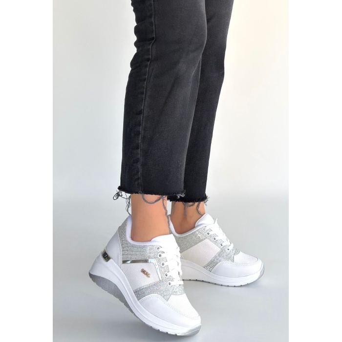 Geja Beyaz Cilt Bağcıklı Spor Ayakkabı - Lisinya