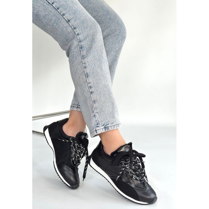 Reat Siyah Cilt Bağcıklı  Paraşüt Detaylı Spor Ayakkabı - Lisinya