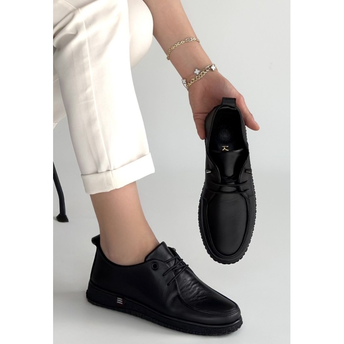 Mopin Siyah Deri Bağcıklı Spor Ayakkabı - Lisinya