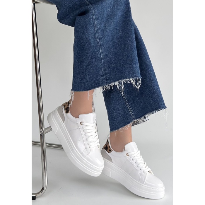 Jetan Beyaz Rugan Bağcıklı Spor Ayakkabı - Lisinya