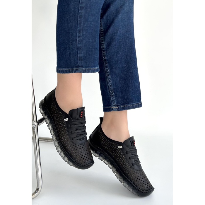Otja Siyah Deri Lazerli Bağcıklı Spor Ayakkabı - Lisinya