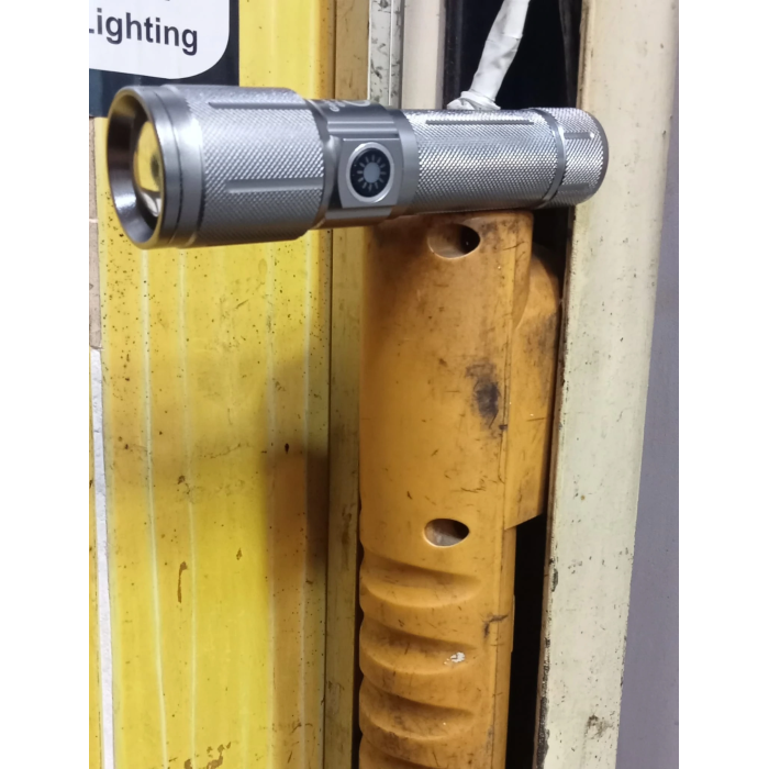 Gold Police Gp-215 Pro Şarjlı El Feneri Pm10 Led Mıklatıslı - Lisinya