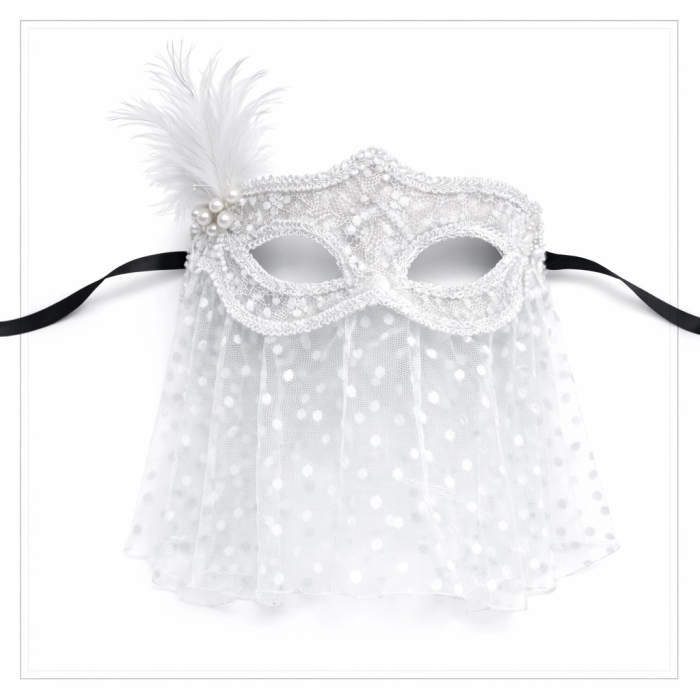 Beyaz Dantel Tüllü Peçeli Parti Maskesi – Tüylü İnci Detaylı - Lisinya