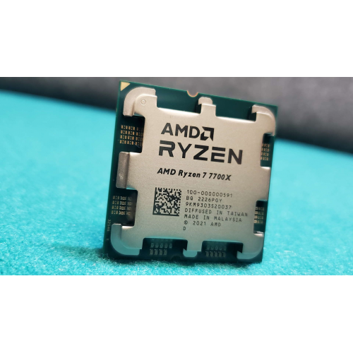 AMD AMD RYZEN 7 7700X 8 Core, 4,50-5.40GHz, 40Mb Cache, 105W,  AM5 Soket, BOX (Kutulu) (Grafik Kart VAR, Fan YOK)