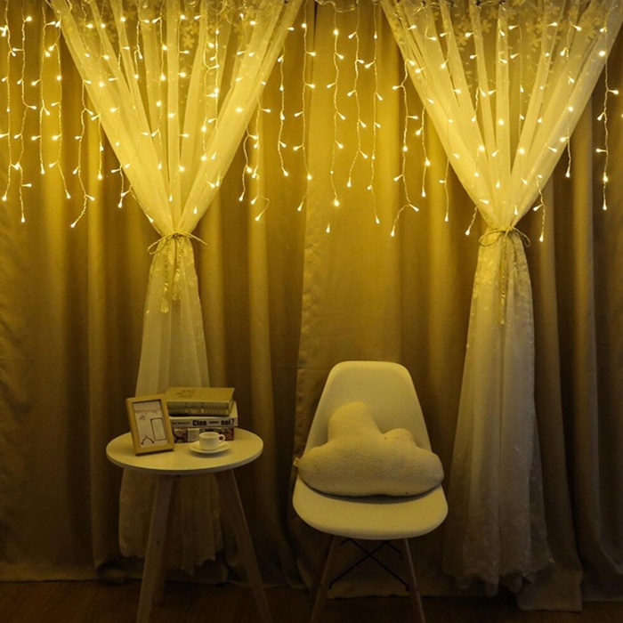 8 Fonksiyonlu 16 Saçaklı Perde Led 3 x 1 (Günışığı) (5343)