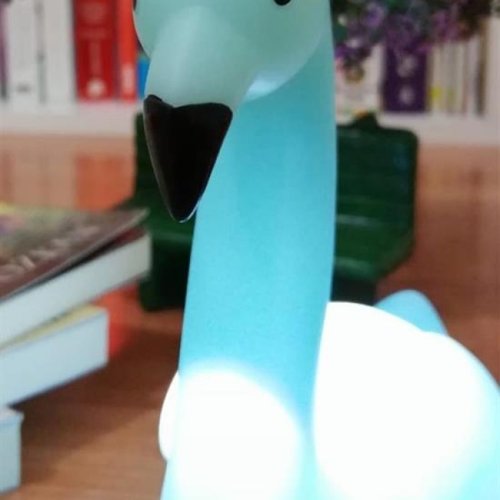 Dekoratif Işık Altında Renk Değiştiren pilli Kuğu Gece Lambası (5343)