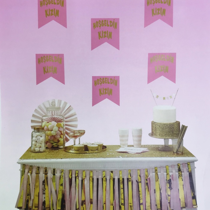 Pembe Üzeri Altın Hoşgeldin Kızım Flama Süs (5343)