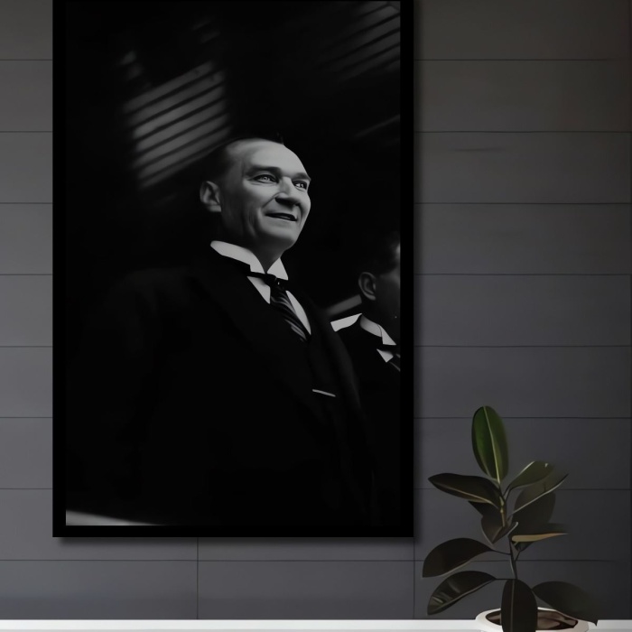 Çerçeve Görünümlü Dekoratif Ahşap Kare Atatürk Tablosu Ev/Ofis/İşyeri/Salon/Mutfak/Banyo Tablo