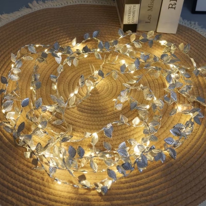 3 Metre Yaldızlı Gümüş LED Işık – Dekoratif Ortam ve Yılbaşı Aydınlatması (5343)