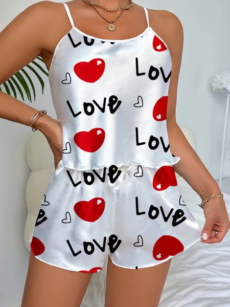 Love Desenli Beyaz Saten Şortlu Gecelik Takım