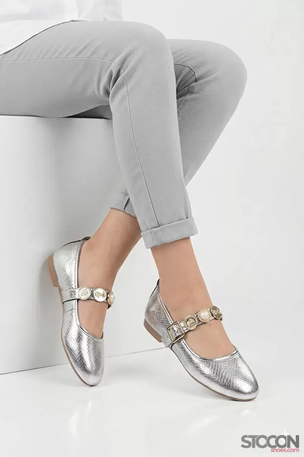 STOCON Star Model Aksesuar Detaylı Günlük Ayakkabı Kadın Gümüş Babet Ofis Ayakkabısı