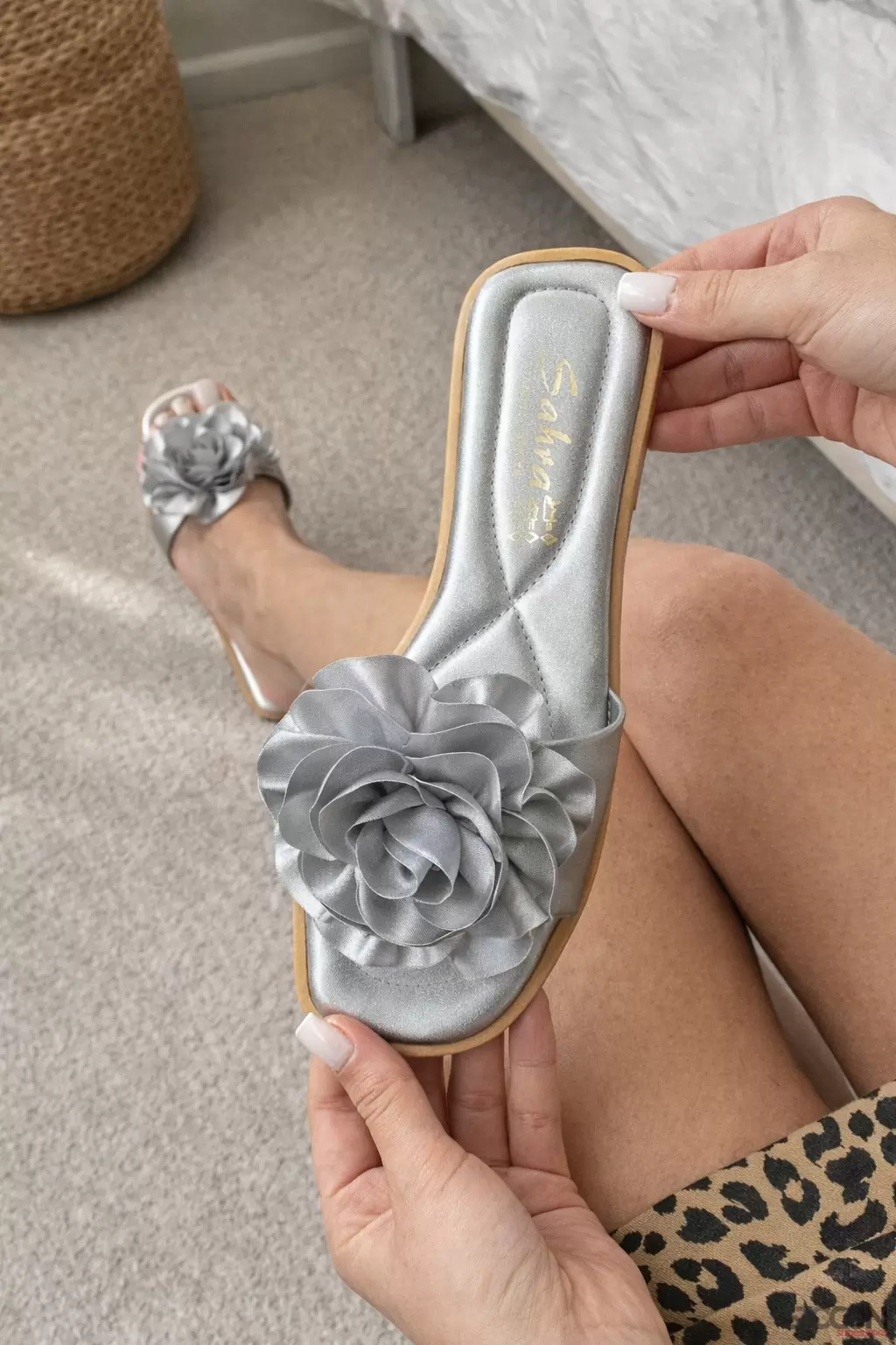 STOCON Güllü Çiçekli Terlik Ev Terliği Çeyizlik Hediyelik Bohçalık Terlik Yeni