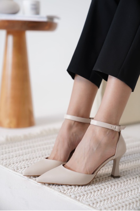 Kadın Bej Topuklu Ayakkabı TR12MS01C